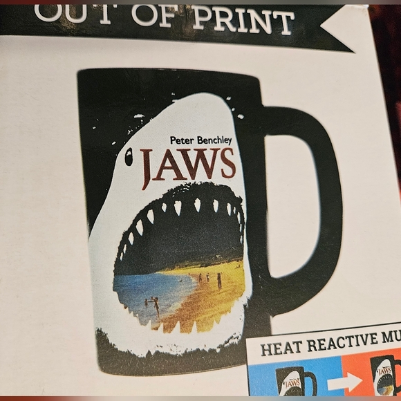 Jaws Heat Reactive Mug - Picture 4 of 5